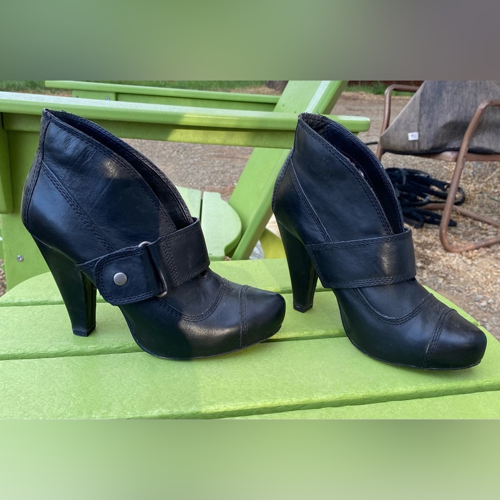 Little platform bootie